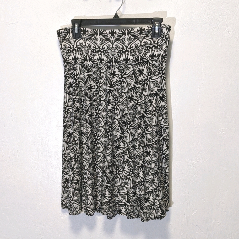 Max Studio Black and White Print Midi Skirt High Waist -  Size Medium